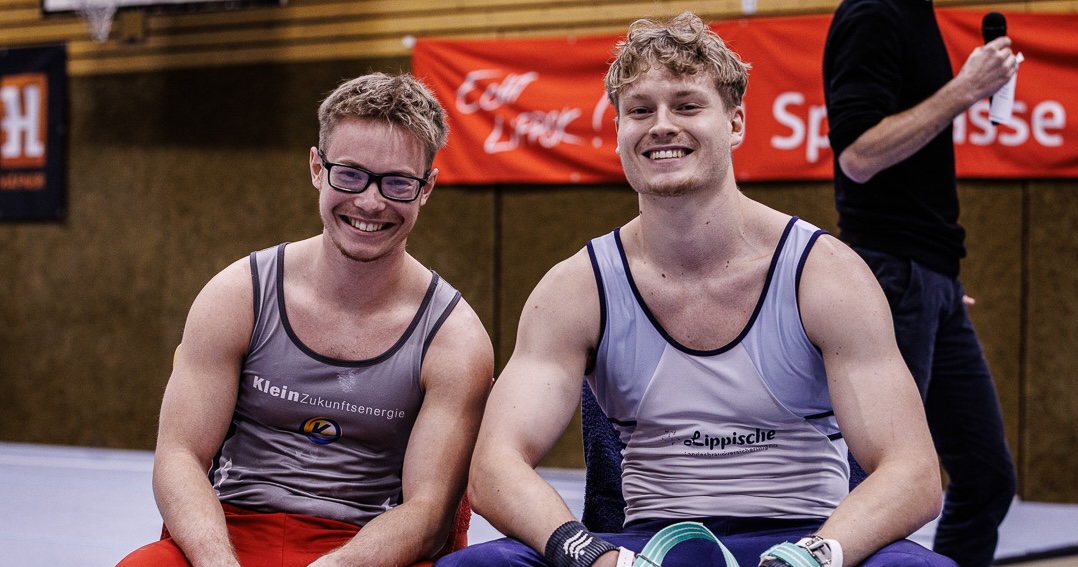 Zwei Spieler bei einem Buddy-Foto